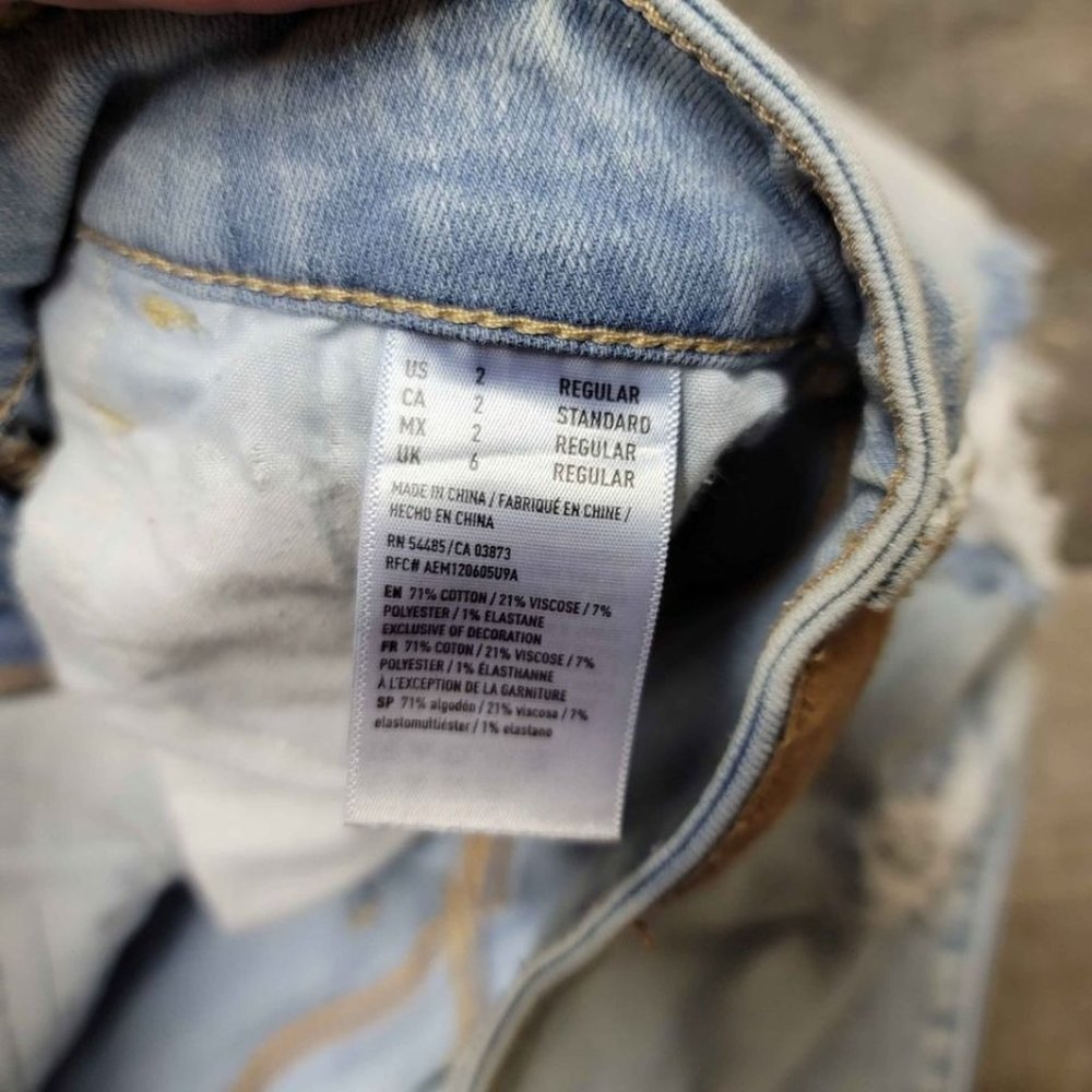 American Eagle distressed jeans - Picture 3 of 6